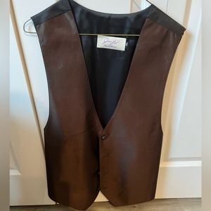 Men’s vest size M/L.